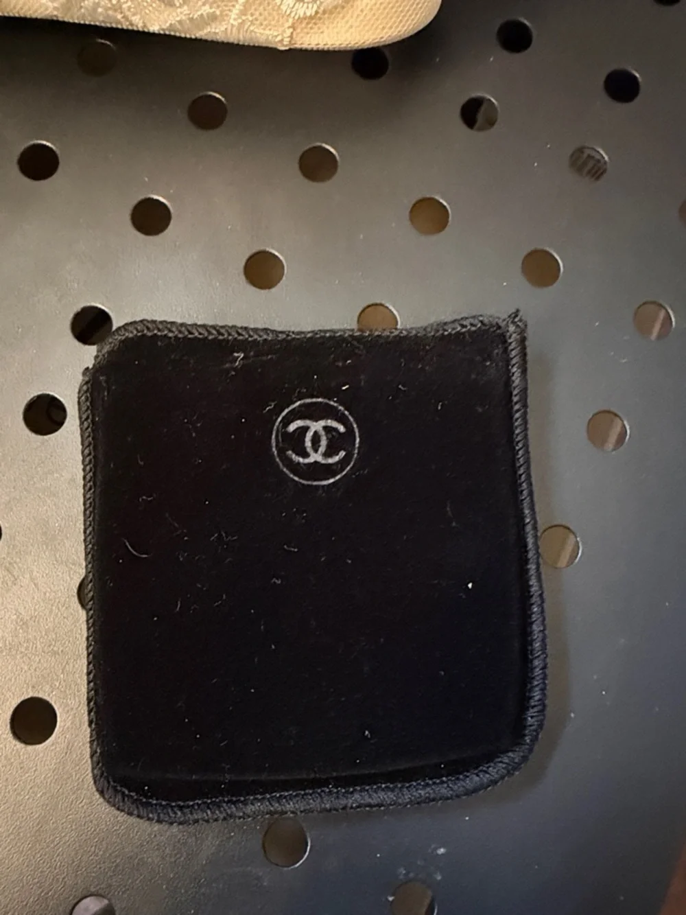 CHANEL Black Compact Double Mirror Duo - Picture 6 of 11